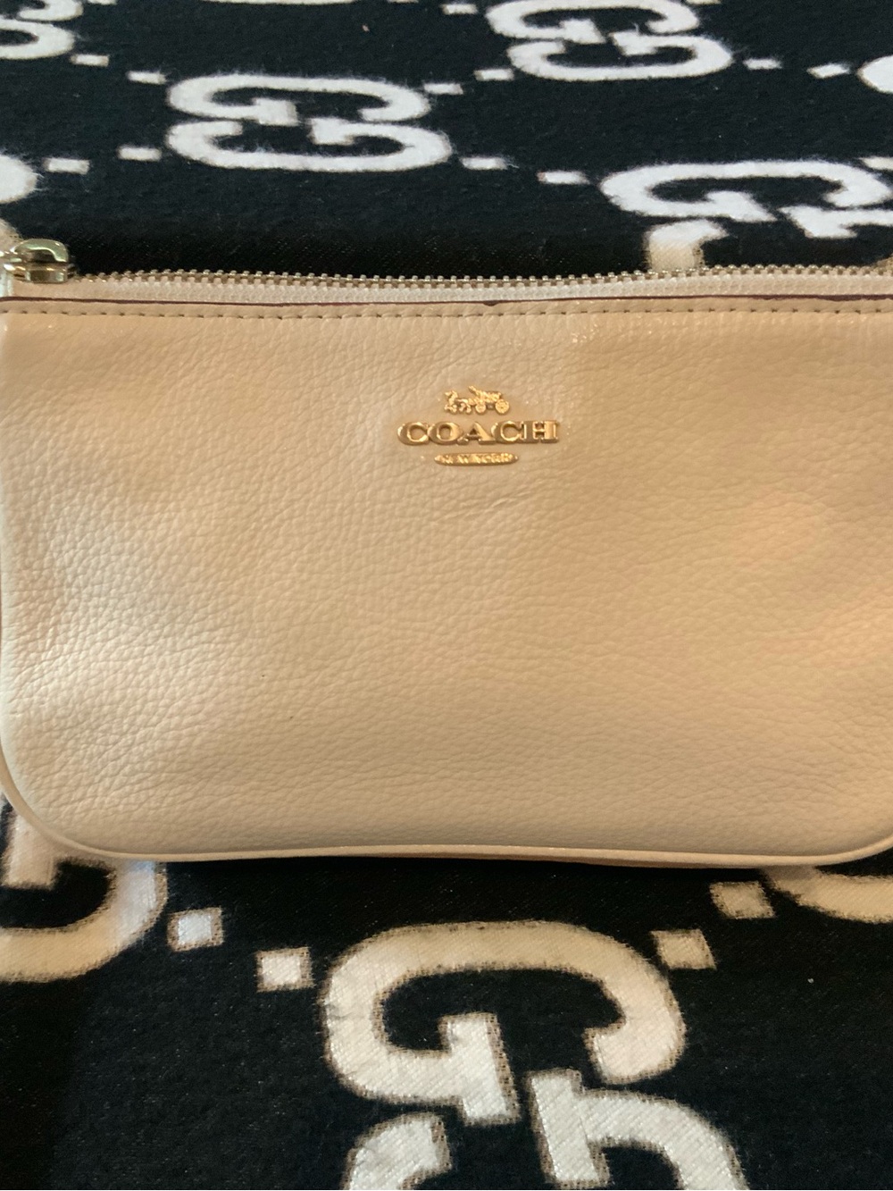 Coach small handbag - Picture 2 of 6